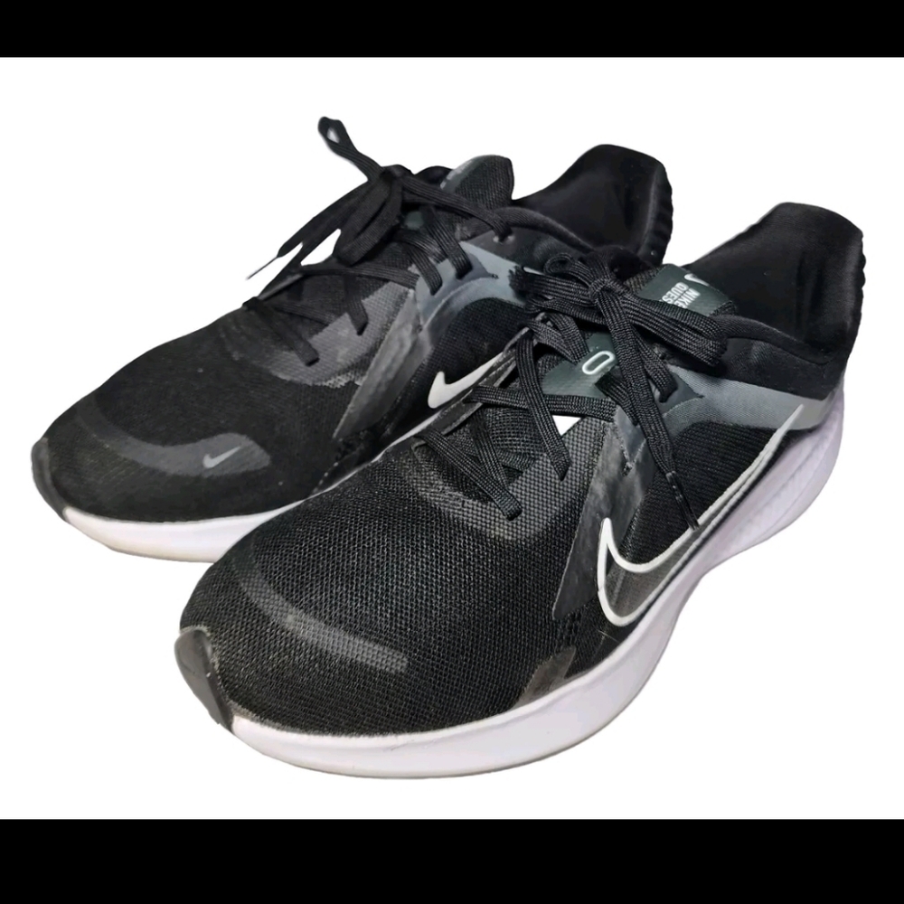 Nike Quest 5 Running Shoe Shoes Mens Sz 8 Black White Sneakers DD0204-001 EUC